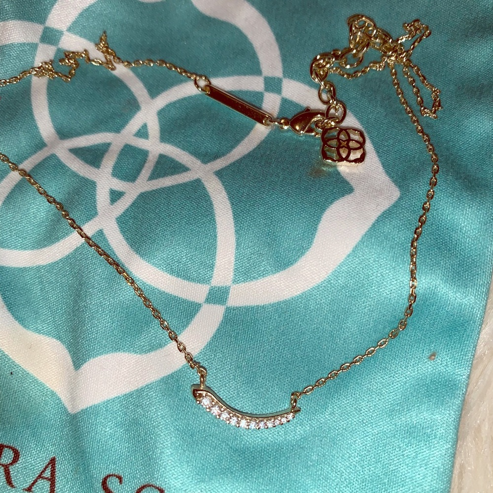 Kendra Scott necklace